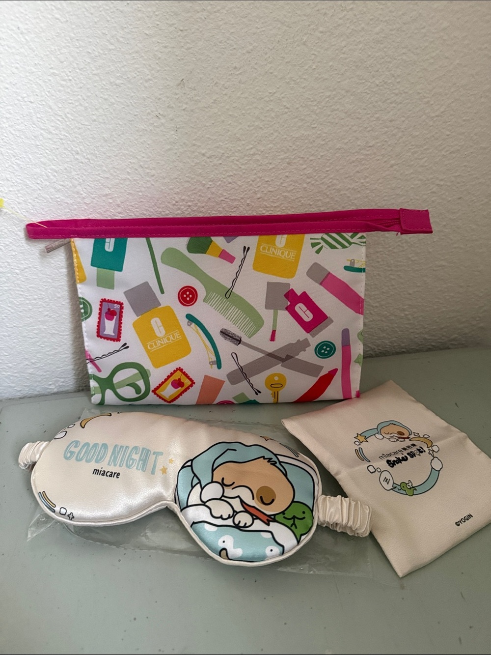 Clinique Cosmetic Pouch and Pink Travel Eye Mask Set